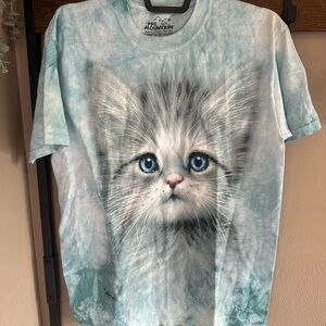 The Mountain Blue-Eyed Kitten Graphic Tee in Aqua and White
